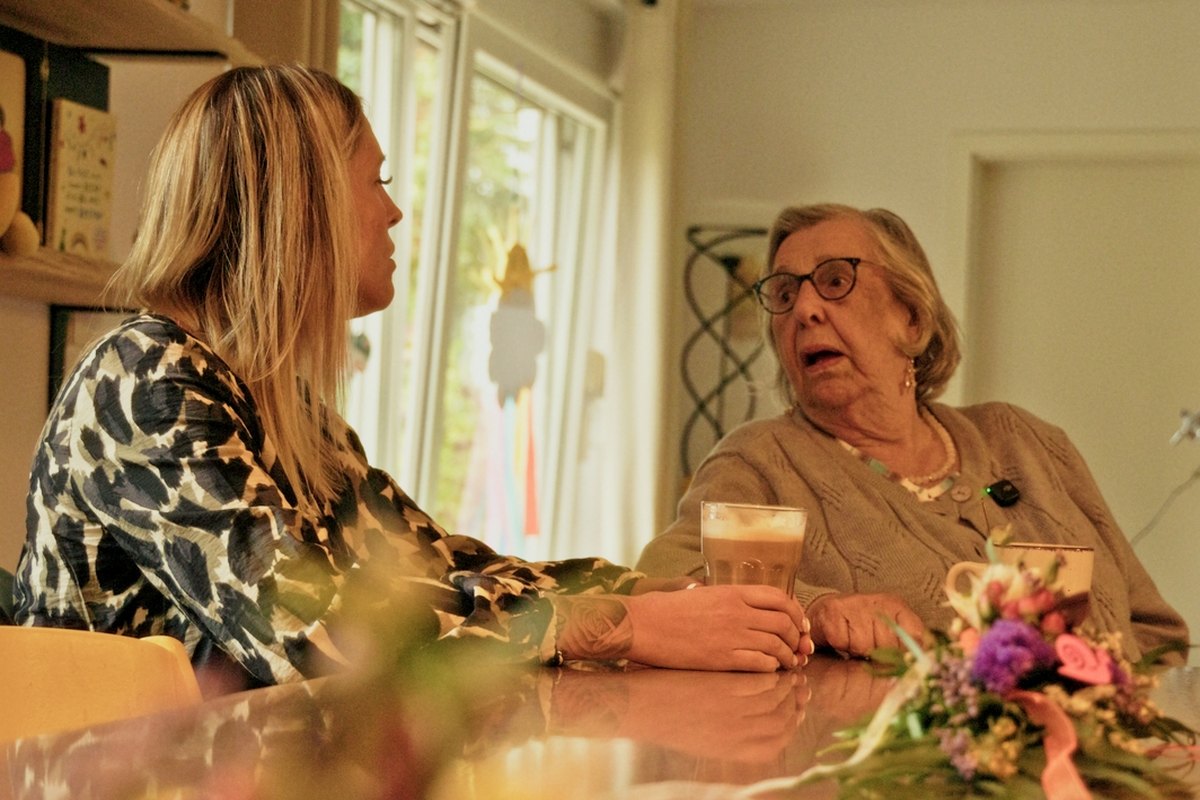 Gespräch am Küchentisch über den ersten Schultag vor 80 Jahren